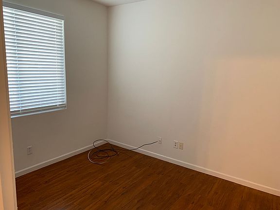 5th image of 3821 Warbler Dr