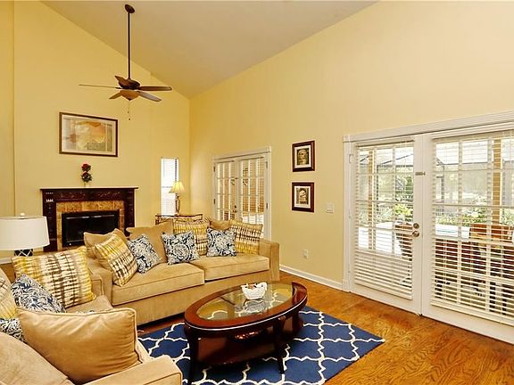 5th image of 12124 Midlake Dr