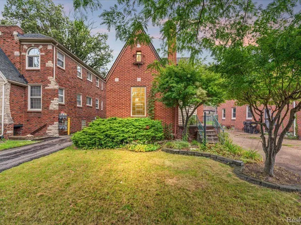 4820 Grayton St, Detroit, MI 48224