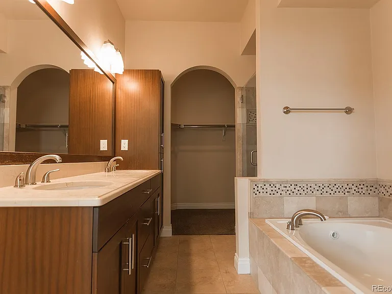 1120 Delaware St #406 — Photo 14