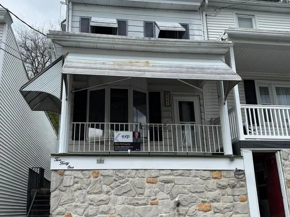 241 Pierce St, Pottsville, PA 17901