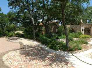 108 Bison Rd, Hill Country Village, TX 78232