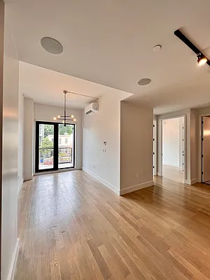 Rented by City Vista Inc | media 37