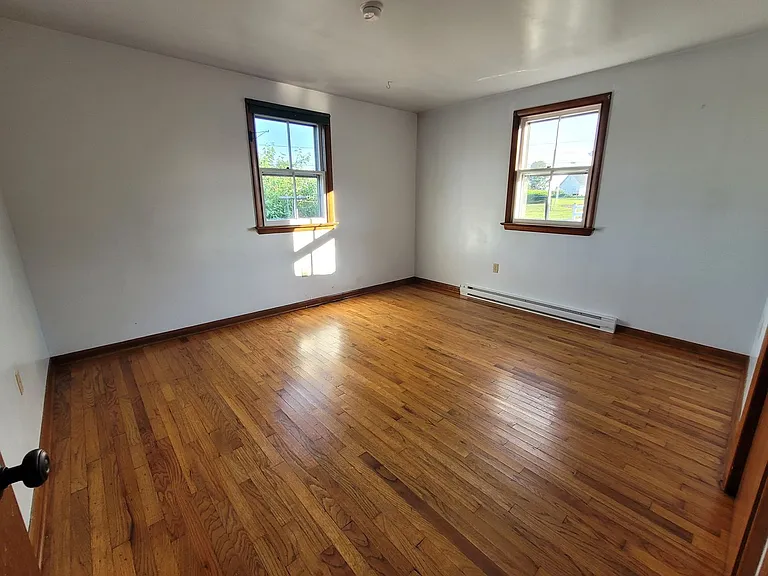331 Newport Rd — Photo 17