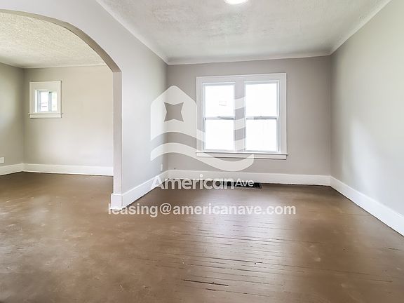 1512961_005_living_room_13876447.jpg