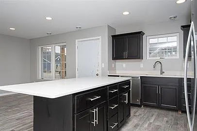 3 bed, 2.5 bath, 1597 sqft, $1,950 — Photo 2