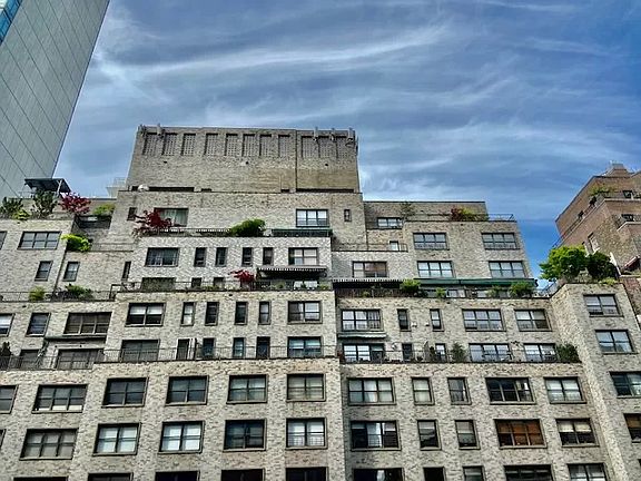 2nd image of 220 E 57th St APT 12G