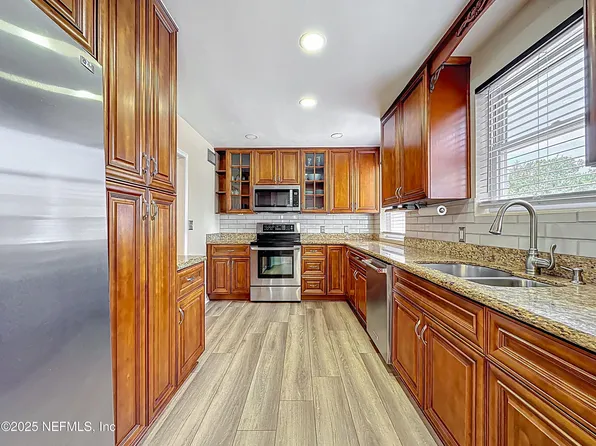 1445 PEACHTREE Street, Jacksonville, FL 32207