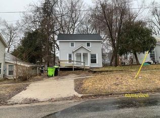 205 W Montcalm St, Greenville, MI 48838