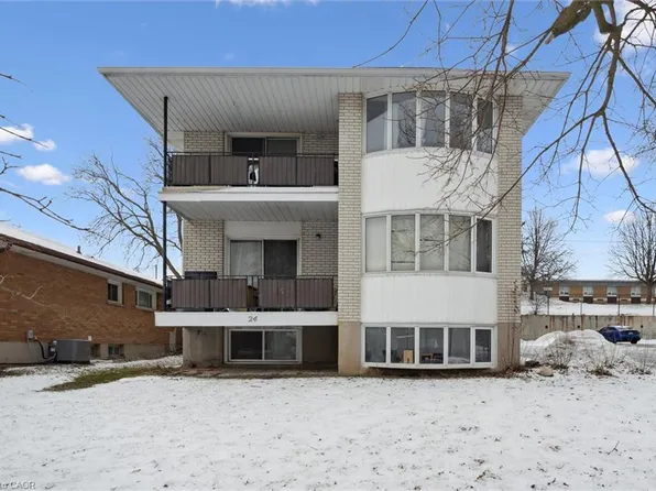 24 Austin Dr, Waterloo, ON N2L 3Y1