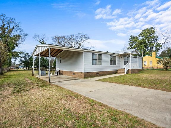 4th image of 514 Old Trail Rd