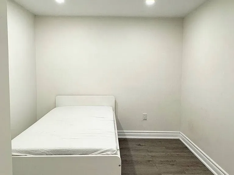 7 Judith Ave #BASEMENT — Photo 7