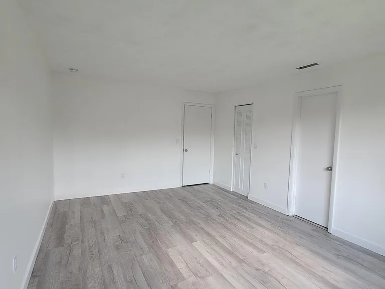 5329 Hansel Ave #B-4 — Photo 16