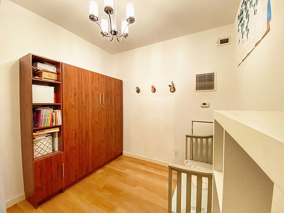 5th image of 2728 Thomson Ave Unit 351