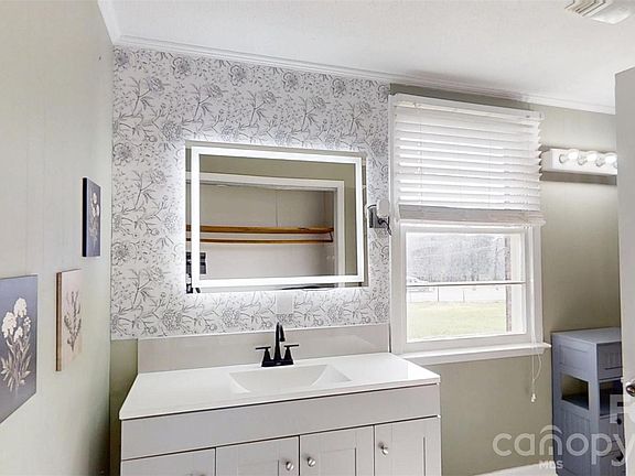 2nd image of 2988 Laboratory Rd