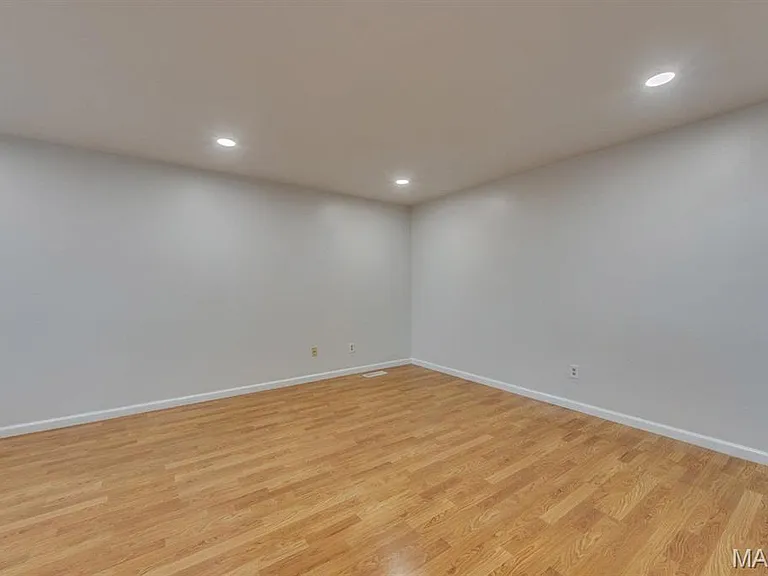 359 Palermo Dr — Photo 16