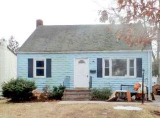 18 E 20th St, Huntington Station, NY 11746