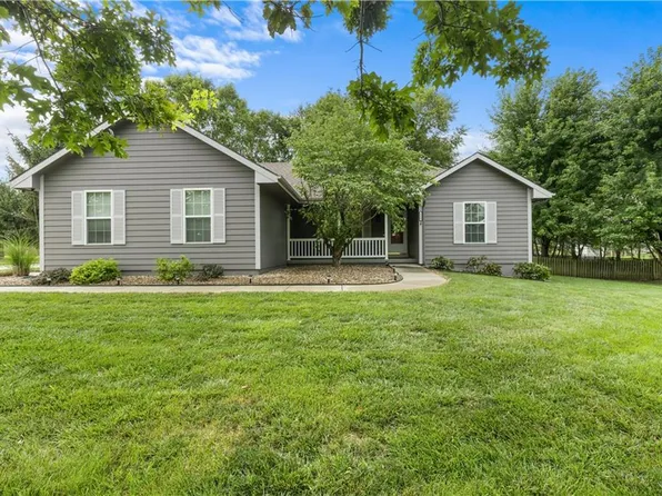 1111 188th St, Smithville, MO 64089