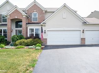 1215 Blue Heron Cir, Antioch, IL 60002