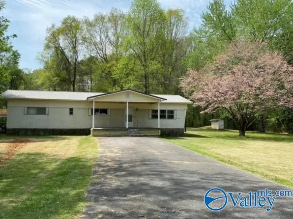 68 Holiday Shores Rd, Scottsboro, AL 35769