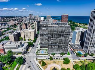 330 W Diversey Pkwy APT 2202, Chicago, IL 60657