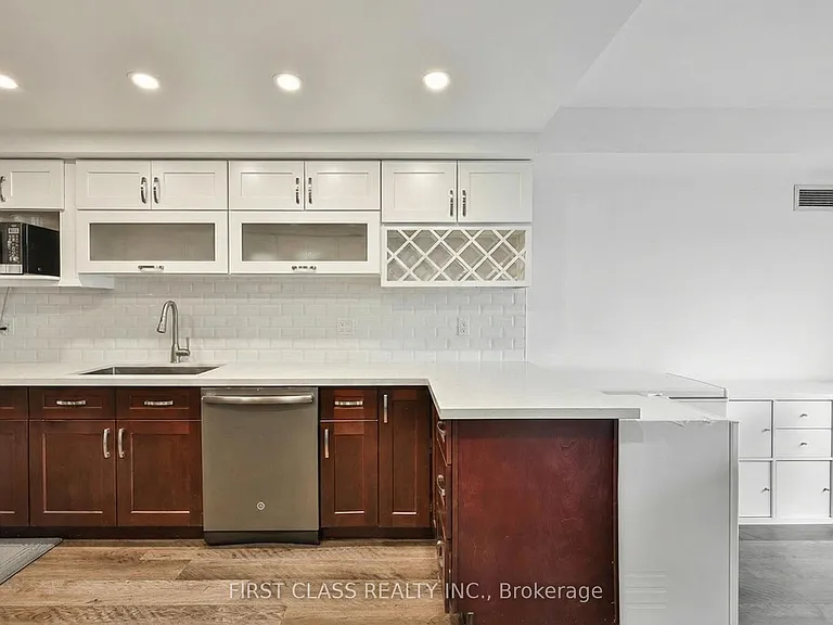 3181 Bayview Ave #902 — Photo 5