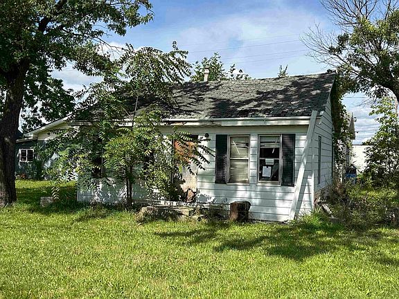 3rd image of 1409 Allen St