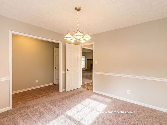 5th image of 4233 Delmar Dr