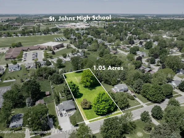 1304 S Oakland St, Saint Johns, MI 48879