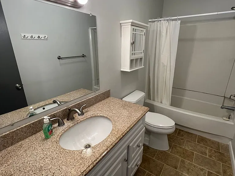 427 W Marion St — Photo 14