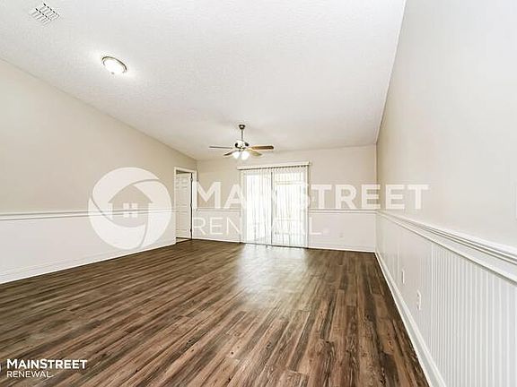 3rd image of 7559 Dover Cliff Dr N #7559