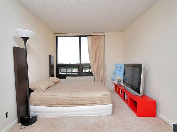 5th image of 800 Palisade Ave APT 706