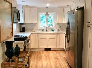 17 Seabreeze Rd, Old Saybrook, CT 06475