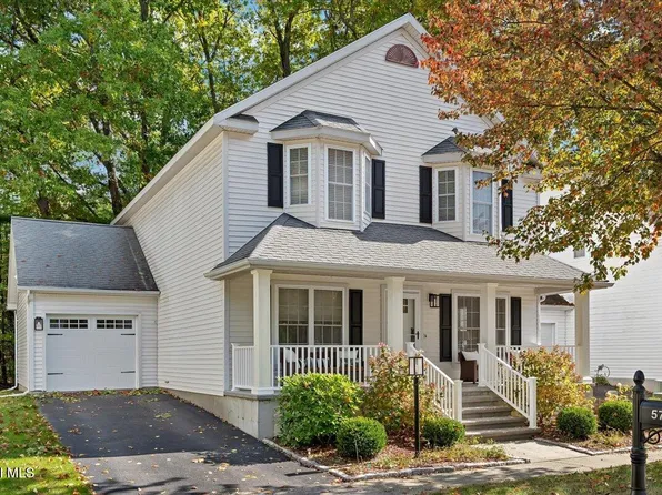 57 Thoroughbred Drive, Saratoga Springs, NY 12866