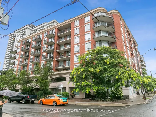 300 Balliol St #Penthouse 14, Toronto, ON M4S 3G6