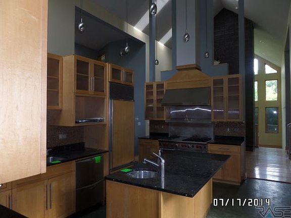 5th image of 17 E Twin Oaks Est