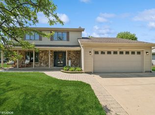 2225 W Weathersfield Way, Schaumburg, IL 60193