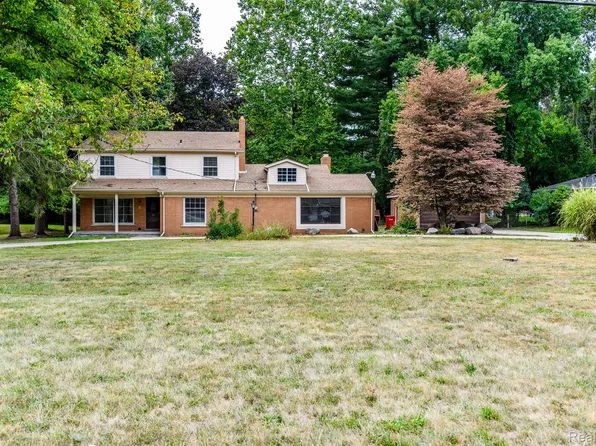 21875 Beech Rd, Southfield, MI 48033