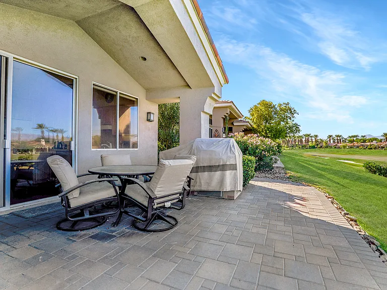 496 Desert Holly Dr — Photo 25