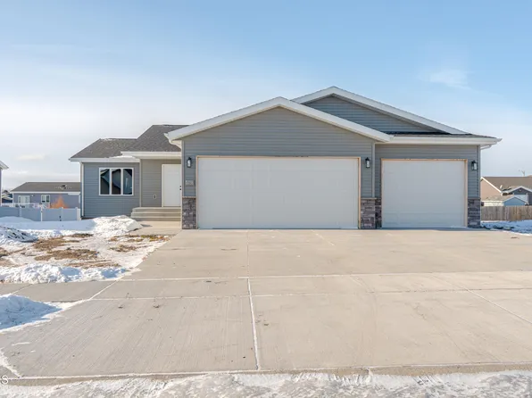 3358 Tyndale Dr, Bismarck, ND 58503