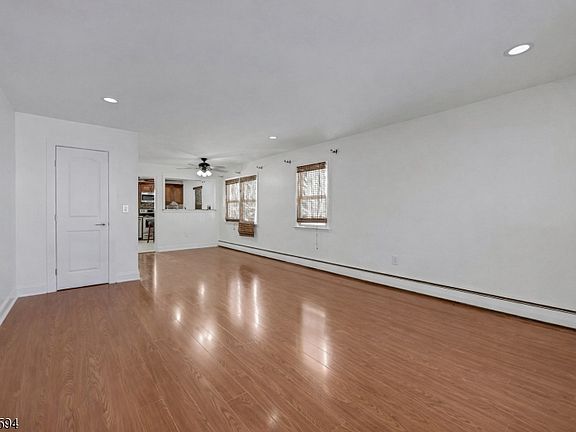 2nd image of 23 Diven St
