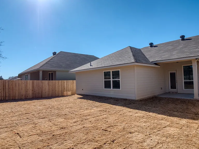 525 Fallbrook Dr — Photo 52