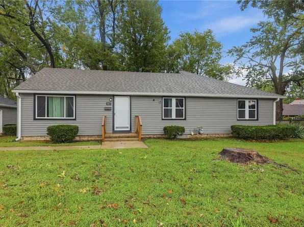 5807 Quivira Rd, Shawnee, KS 66216