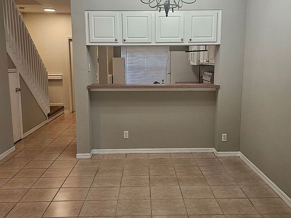 3rd image of 10032 Poppy Hill Dr