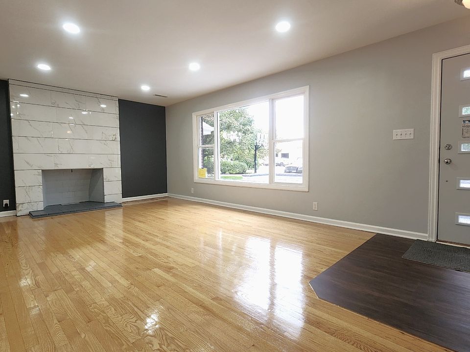 1st image of 312 W Lincoln Ave