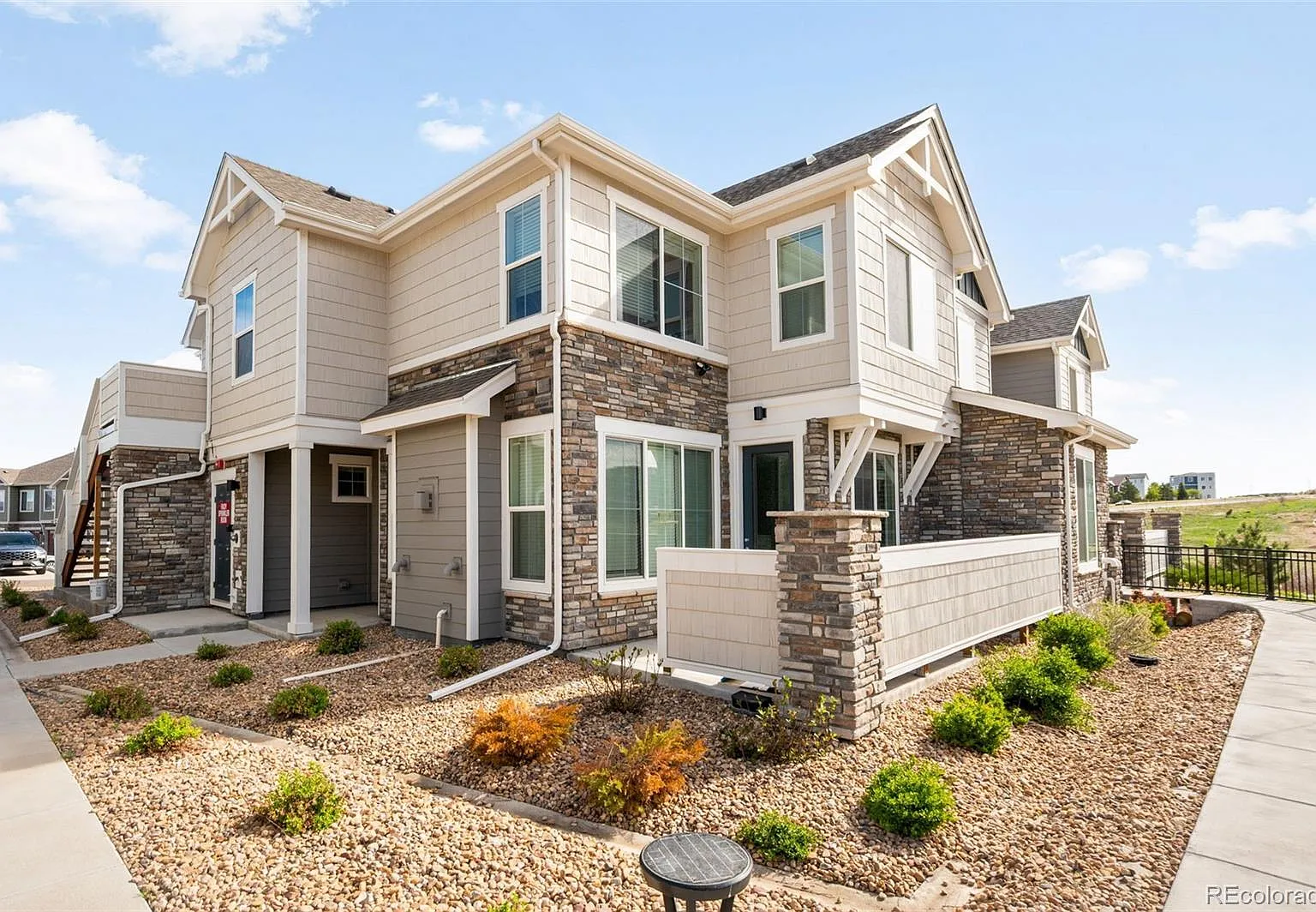 2 bed, 2.5 bath, 1437 sqft, $3,000 — Photo 1