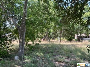 1031 W New Braunfels St, Seguin, TX 78155