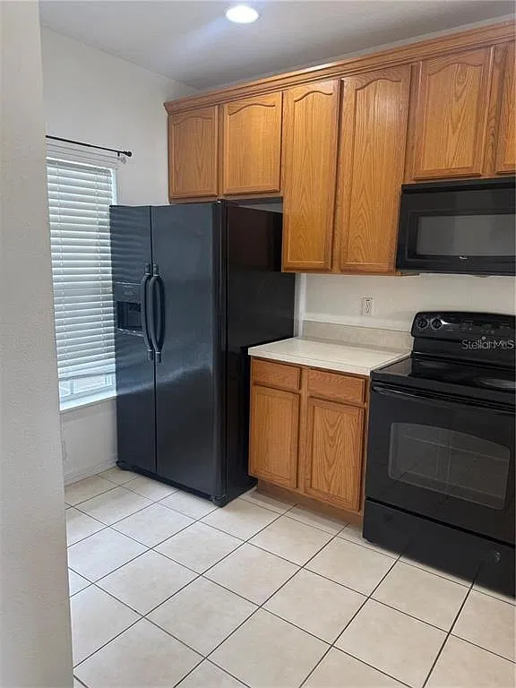 2 bed, 2.5 bath, 1071 sqft, $1,600 — Photo 2