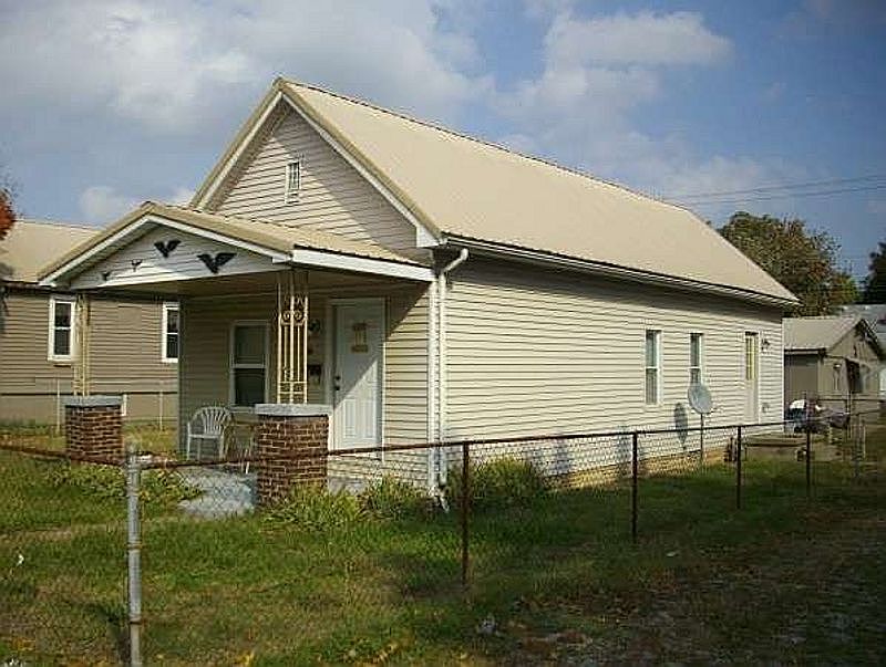 1st image of 1828 S New York Ave