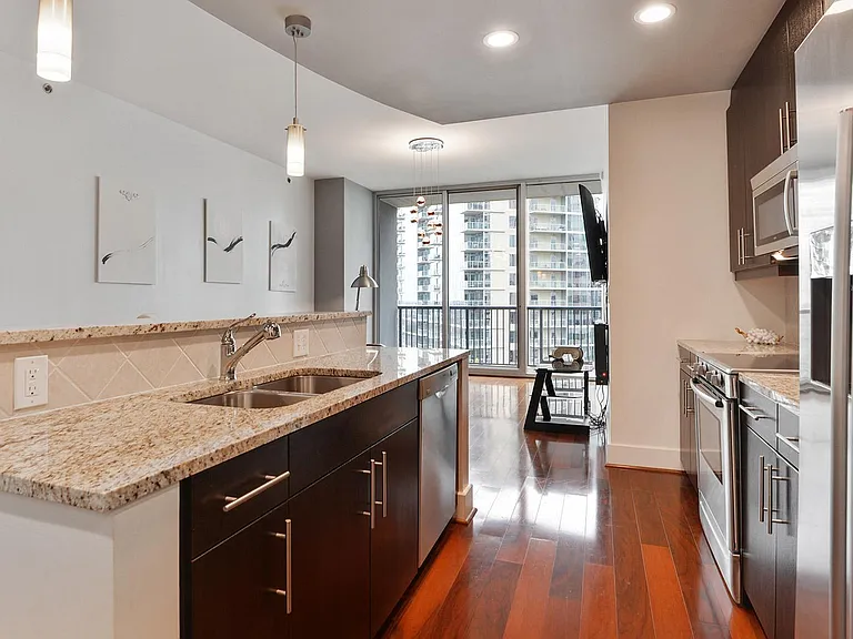 1080 Peachtree St NE #1415FURNISHED — Photo 10